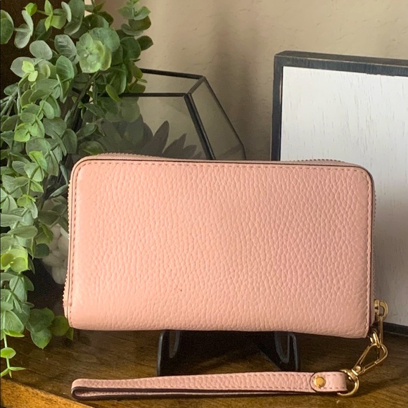 Michael Kors Wristlet/Wallet - Picture 3 of 4